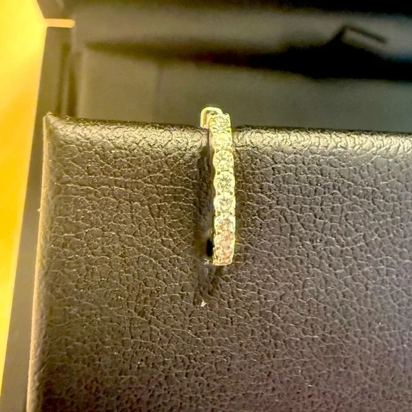 ✨ Dana Rebecca Designs DRD White Gold Diamond Huggies! (Second pair) ✨ - Picture 10 of 11